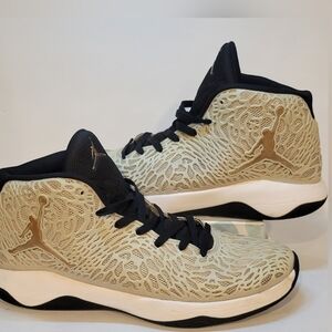 Jordan Ultra Fly ‘Metallic Copper Coin’ 834268-113 Men's Size 11.5